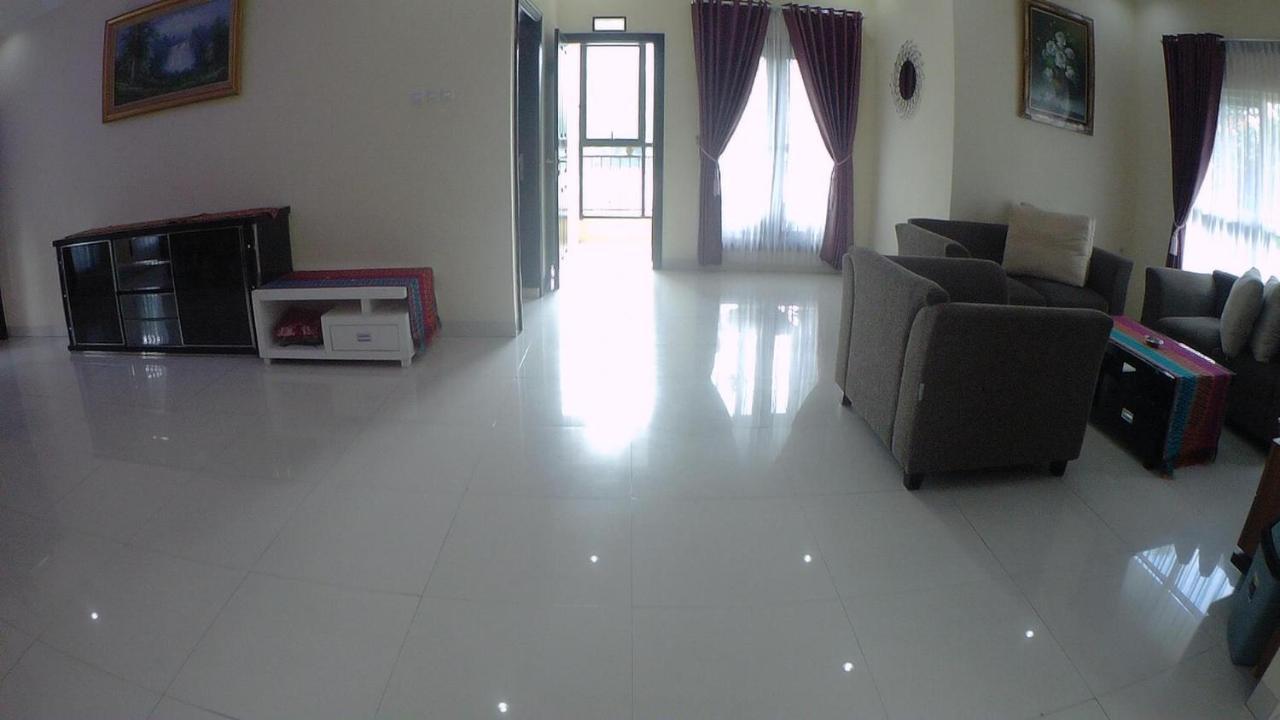 Villa Dira Bogor Bagian luar foto